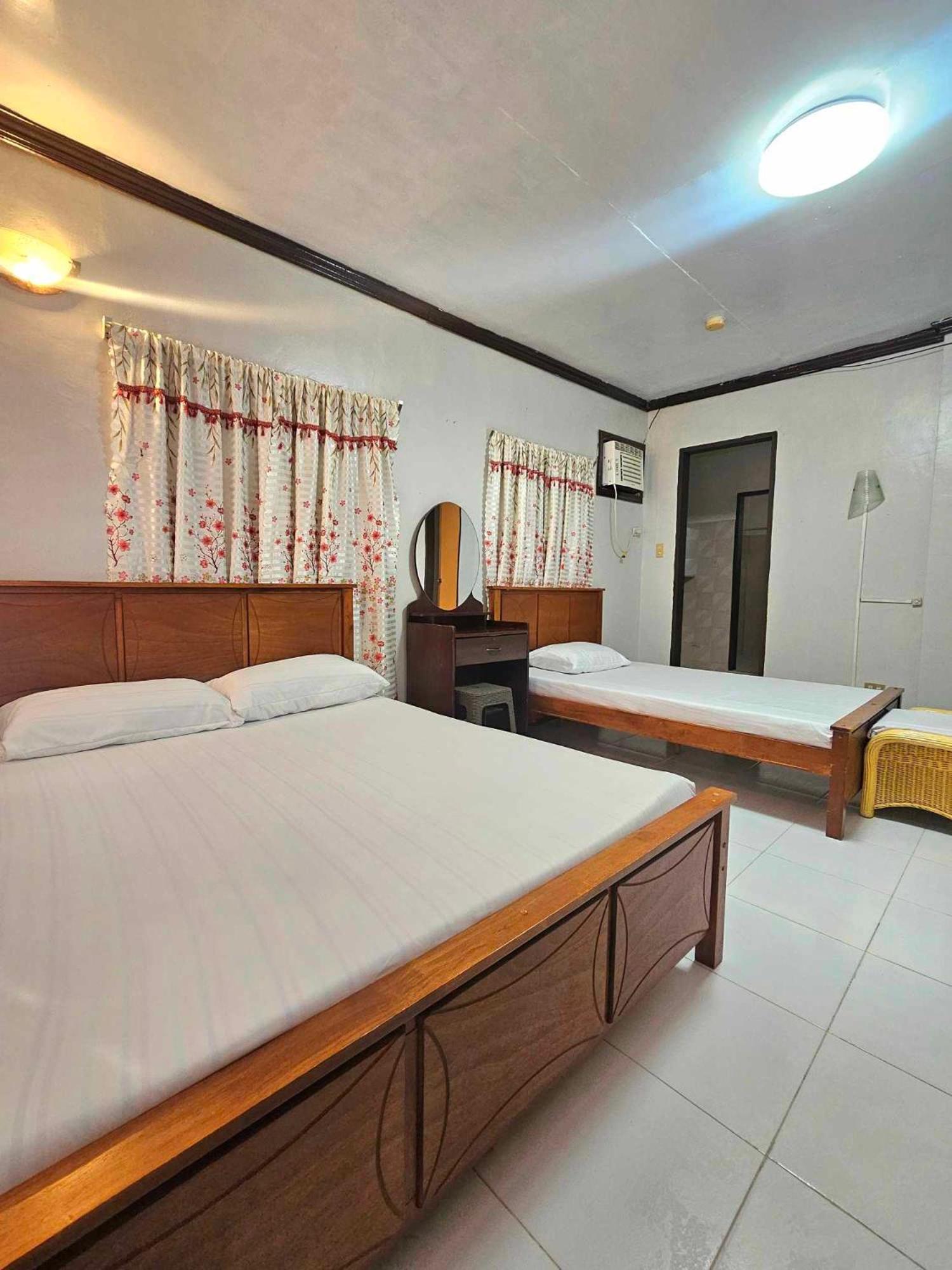 Bohol Sea Breeze Cottages And Resort Tawala  Esterno foto